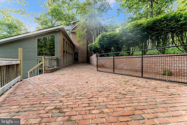 5019 OLD SWIMMING POOL RD, Frederick, MD 21703