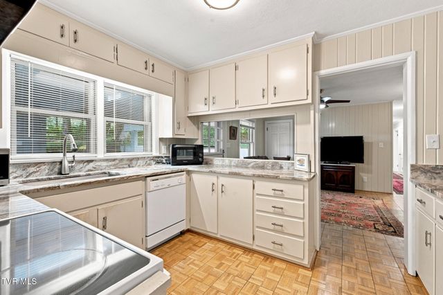 599 Green Hill Road, Bristol, VA 24201