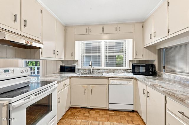 599 Green Hill Road, Bristol, VA 24201
