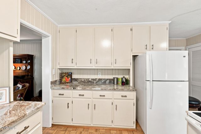 599 Green Hill Road, Bristol, VA 24201