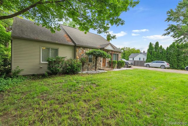 30930 Pennsylvania Road, Romulus, MI 48174