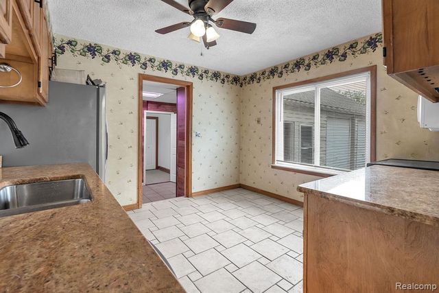 30930 Pennsylvania Road, Romulus, MI 48174