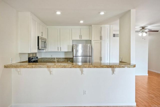 2251 Altisma Way 202, Carlsbad, CA 92009