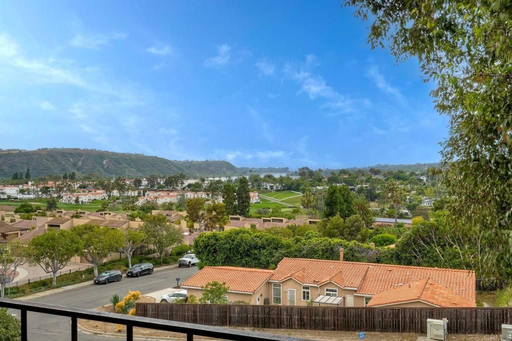 2251 Altisma Way 202, Carlsbad, CA 92009