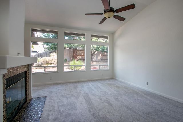 126 Manseau Dr, Folsom, CA 95630