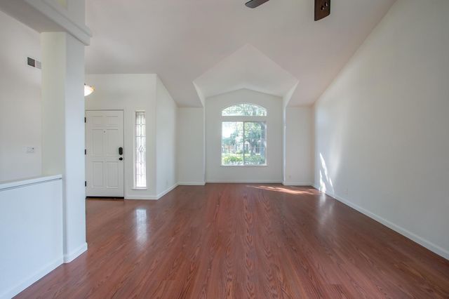 126 Manseau Dr, Folsom, CA 95630