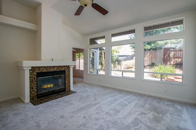 126 Manseau Dr, Folsom, CA 95630