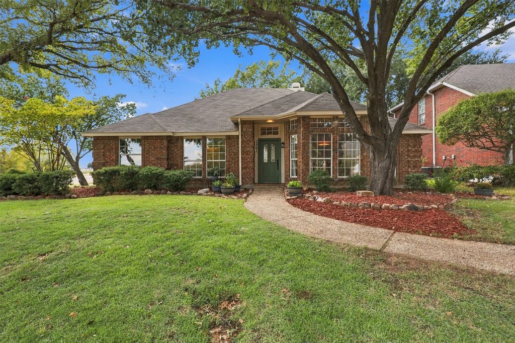 2801 Buena Vista Court, Carrollton, TX 75007 — photo 2