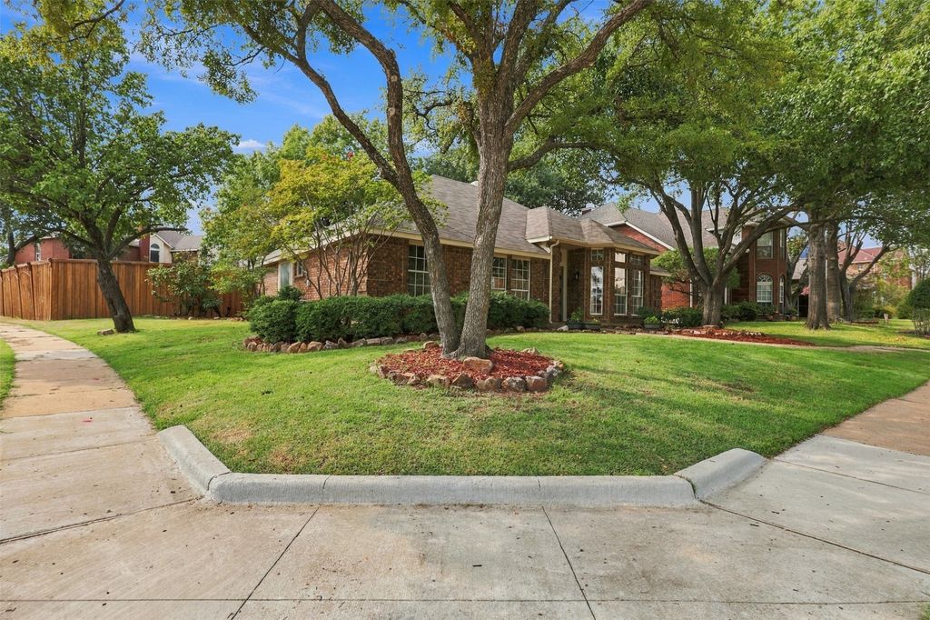 2801 Buena Vista Court, Carrollton, TX 75007 — photo 4