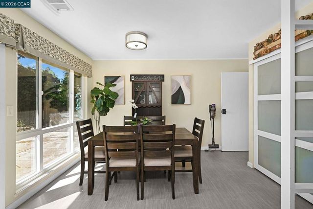 933 Santa Lucia Dr, Pleasant Hill, CA 94523