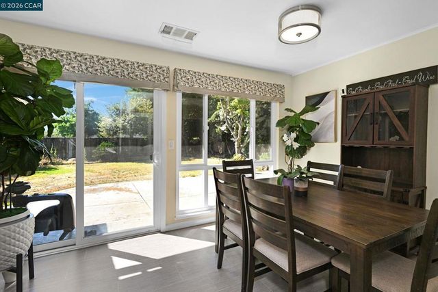 933 Santa Lucia Dr, Pleasant Hill, CA 94523