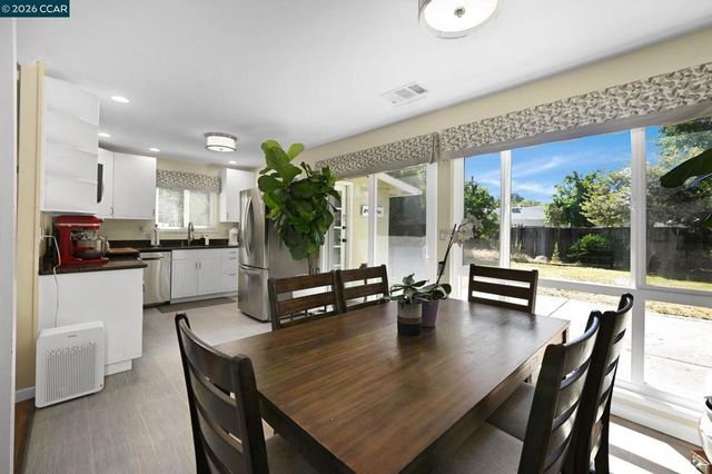 933 Santa Lucia Dr, Pleasant Hill, CA 94523