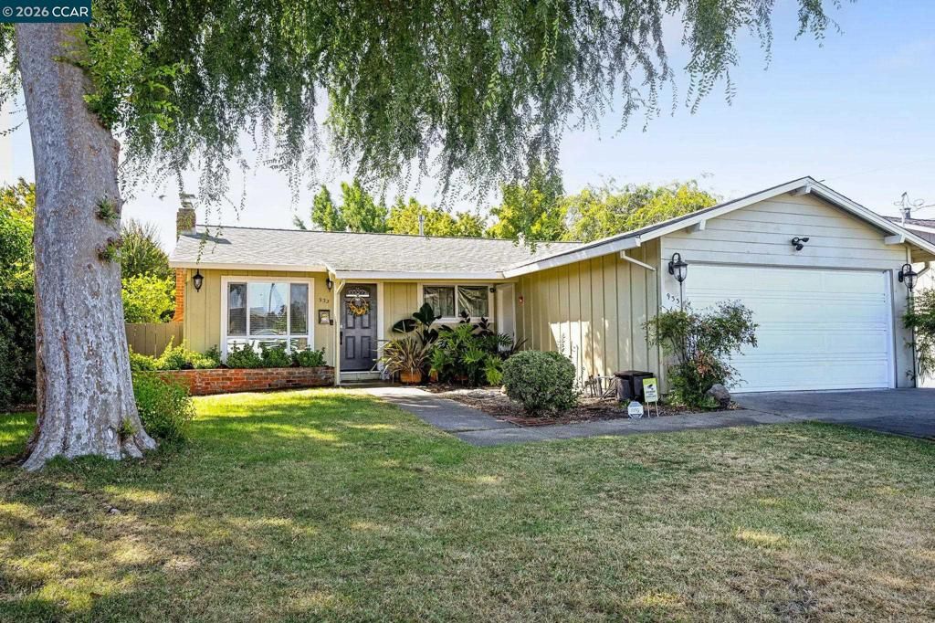 933 Santa Lucia Dr, Pleasant Hill, CA 94523