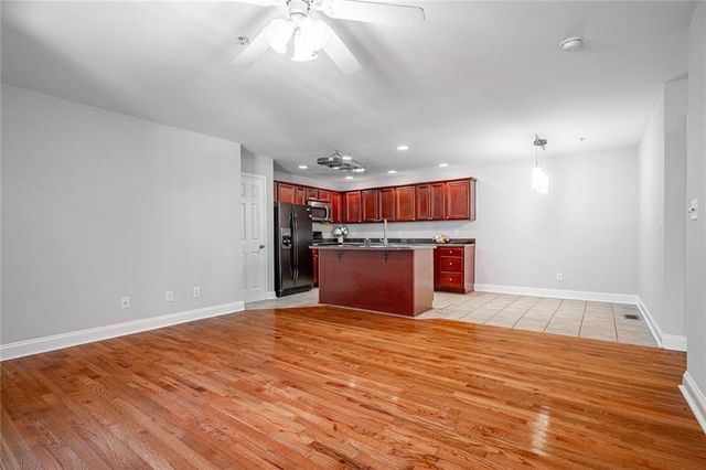 402 Madison SE Lane 402, Smyrna, GA 30080