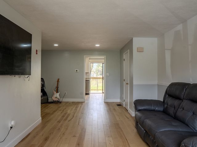2 Sterling Ln 2, Haverhill, MA 01835