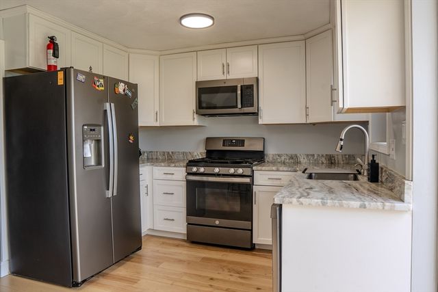 2 Sterling Ln 2, Haverhill, MA 01835