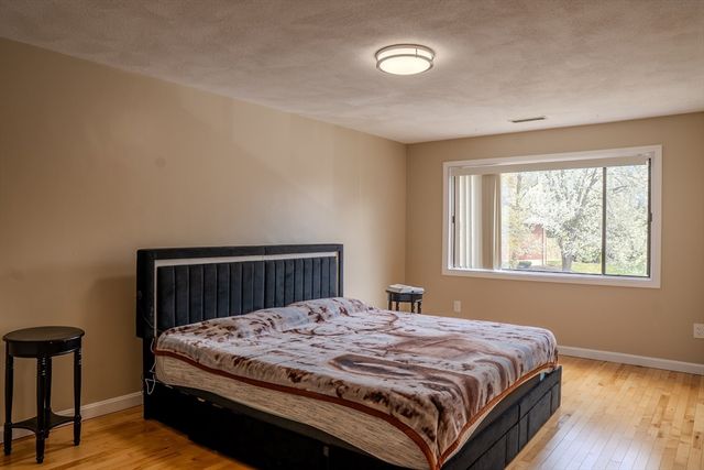 2 Sterling Ln 2, Haverhill, MA 01835