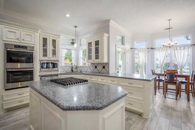 1 Lake Estates Court, Montgomery, TX 77356