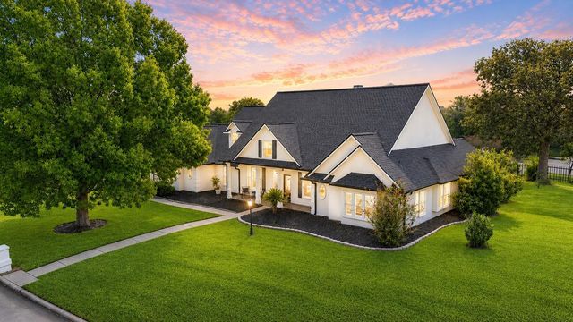 1 Lake Estates Court, Montgomery, TX 77356