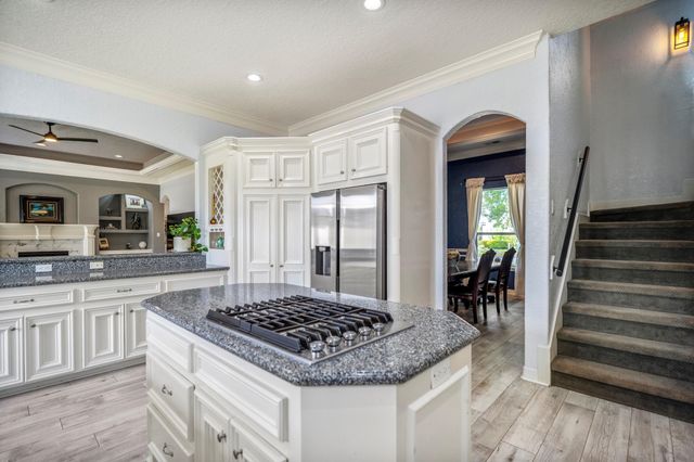 1 Lake Estates Court, Montgomery, TX 77356