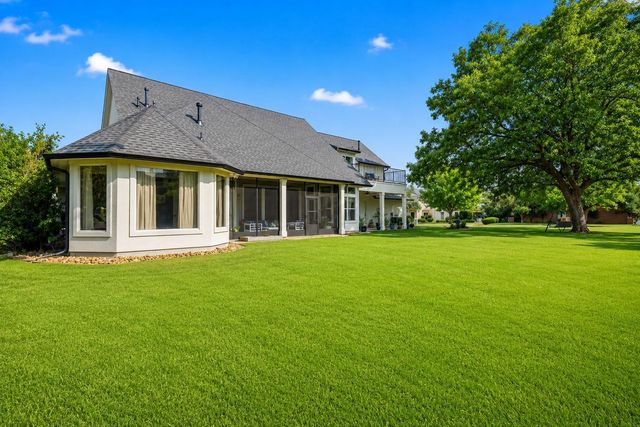 1 Lake Estates Court, Montgomery, TX 77356