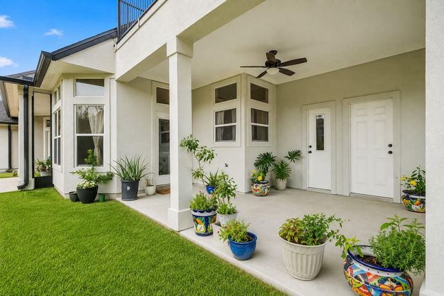 1 Lake Estates Court, Montgomery, TX 77356