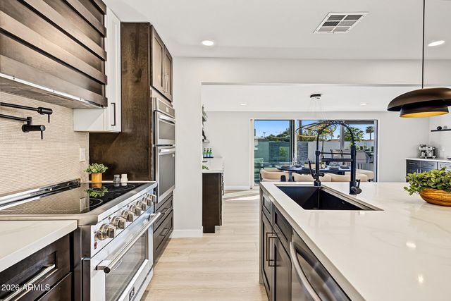 8403 E HEATHERBRAE Drive, Scottsdale, AZ 85251