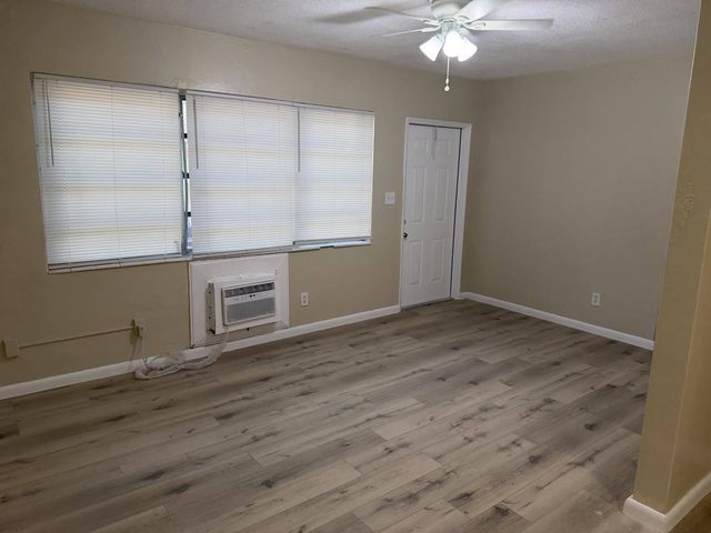 1004 NW 2nd Street 2, Fort Lauderdale, FL 33311