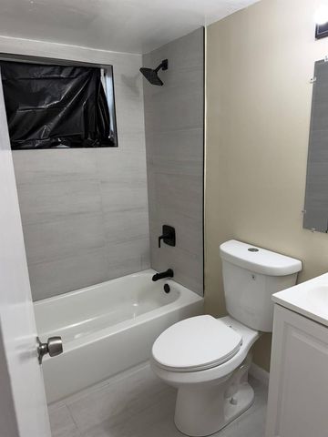 1004 NW 2nd Street 2, Fort Lauderdale, FL 33311