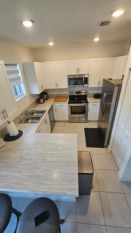 1146 SE 26th Terrace 0, Homestead, FL 33035