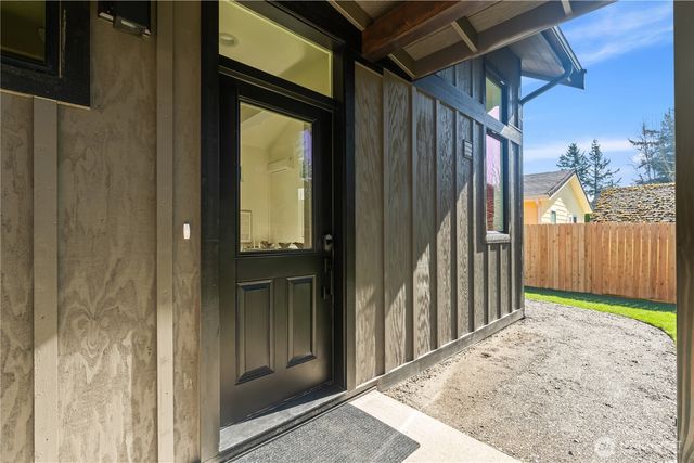 2905 Cedarwood Avenue, Bellingham, WA 98225