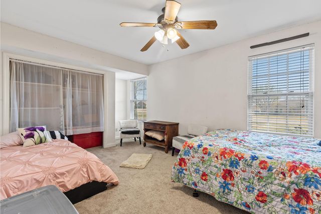 61 Family CIR, Hutto, TX 78634