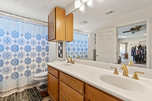 61 Family CIR, Hutto, TX 78634