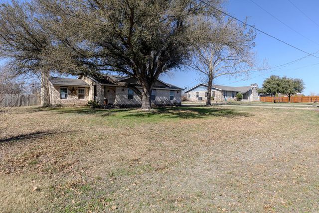 61 Family CIR, Hutto, TX 78634