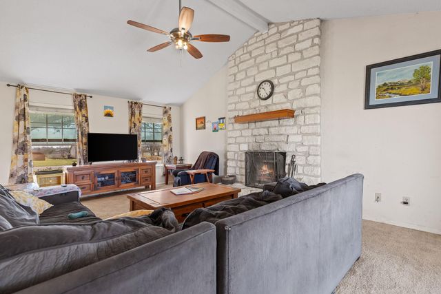 61 Family CIR, Hutto, TX 78634