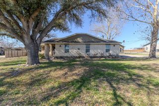 61 Family CIR, Hutto, TX 78634