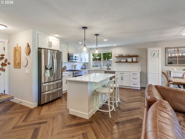1800 N CEDAR St, Newberg, OR 97132