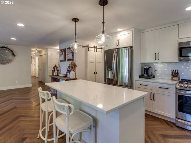 1800 N CEDAR St, Newberg, OR 97132