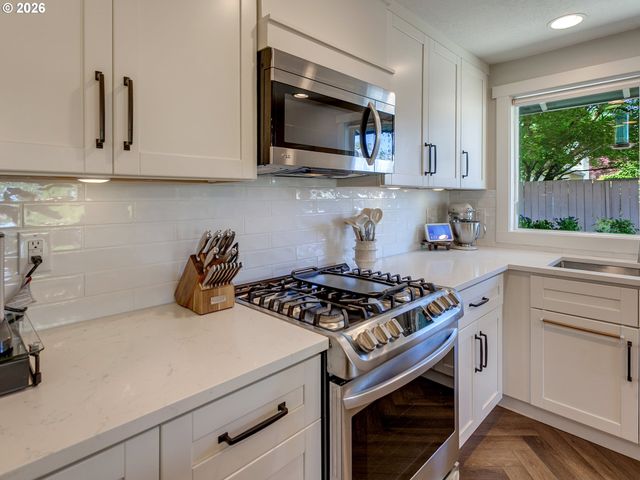 1800 N CEDAR St, Newberg, OR 97132
