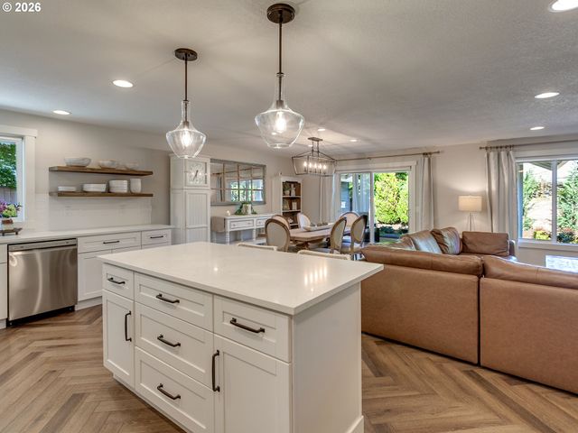 1800 N CEDAR St, Newberg, OR 97132