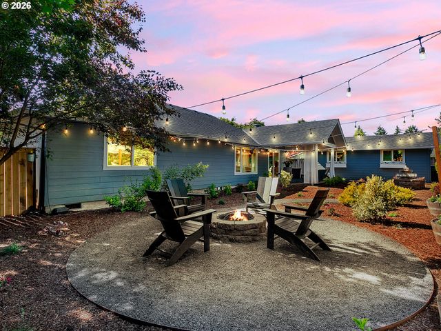 1800 N CEDAR St, Newberg, OR 97132