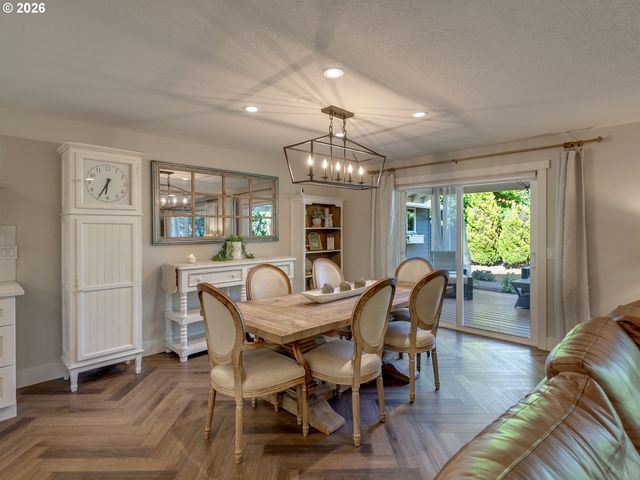 1800 N CEDAR St, Newberg, OR 97132