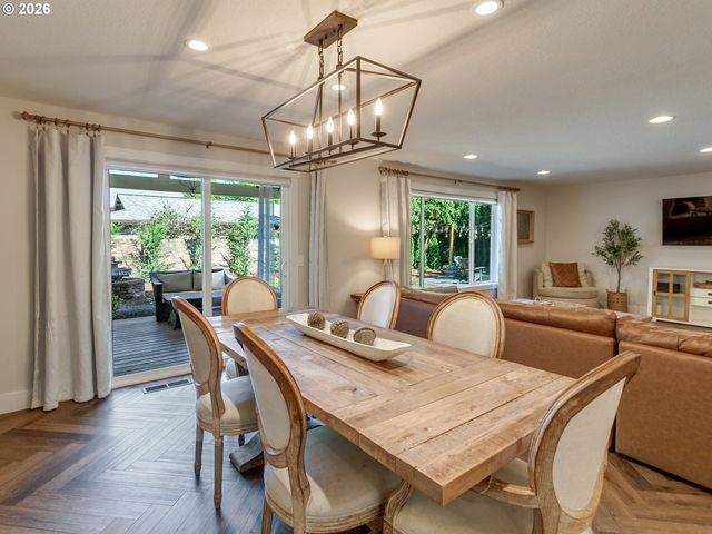 1800 N CEDAR St, Newberg, OR 97132