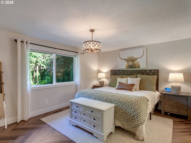1800 N CEDAR St, Newberg, OR 97132