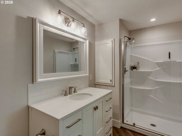 1800 N CEDAR St, Newberg, OR 97132