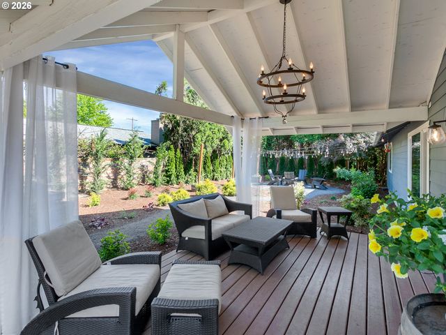 1800 N CEDAR St, Newberg, OR 97132