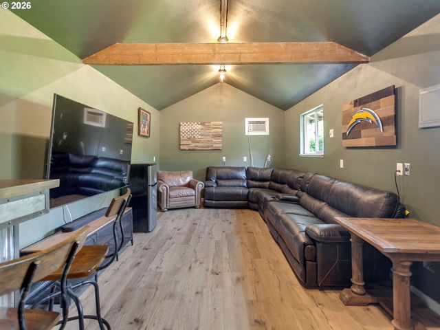 1800 N CEDAR St, Newberg, OR 97132