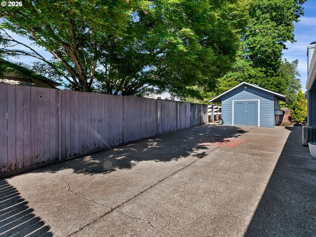 1800 N CEDAR St, Newberg, OR 97132