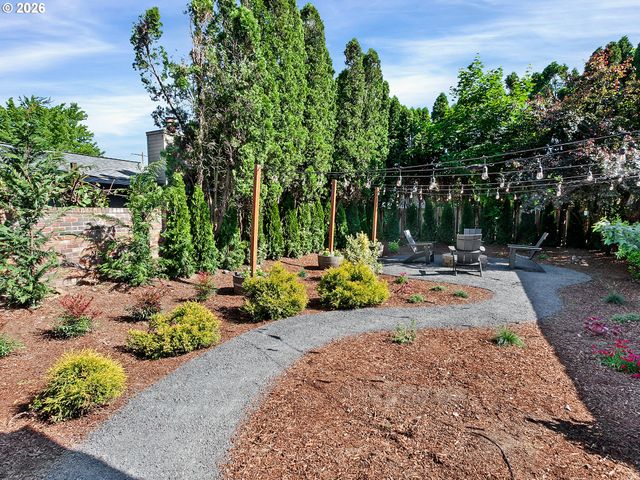 1800 N CEDAR St, Newberg, OR 97132