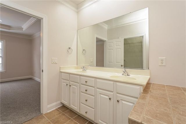 604 Southlake Court, Lexington, NC 27295